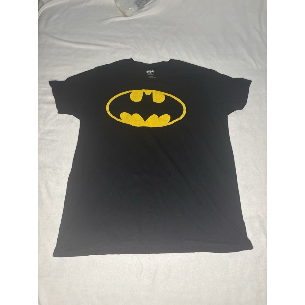 Batman Graphic T-Shirt Mens XXL Black Excellent‎ Yellow Bat Signal Logo Tee